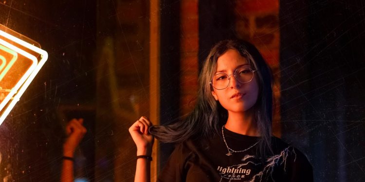 Jak dobrać okulary +2,00 do czytania i codziennych czynności z bliska?